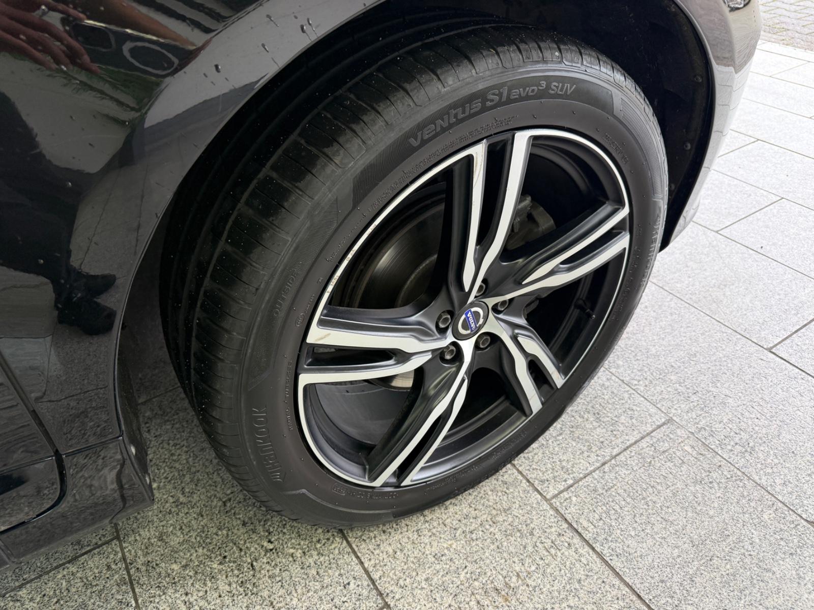 Volvo XC60 2.0 D4*MOMN*R-DSGN*2WD*ACC*PAN*CAM*BI-XN*AH