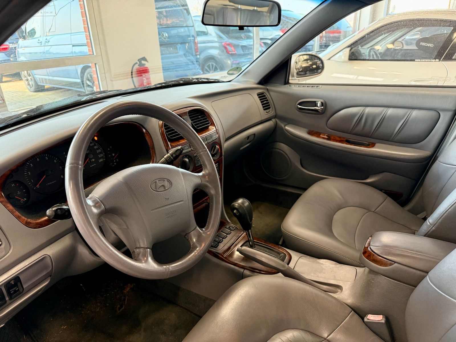 Fahrzeugabbildung Hyundai SONATA 2.0 16V GLS Schiebedach, Leder, Klima