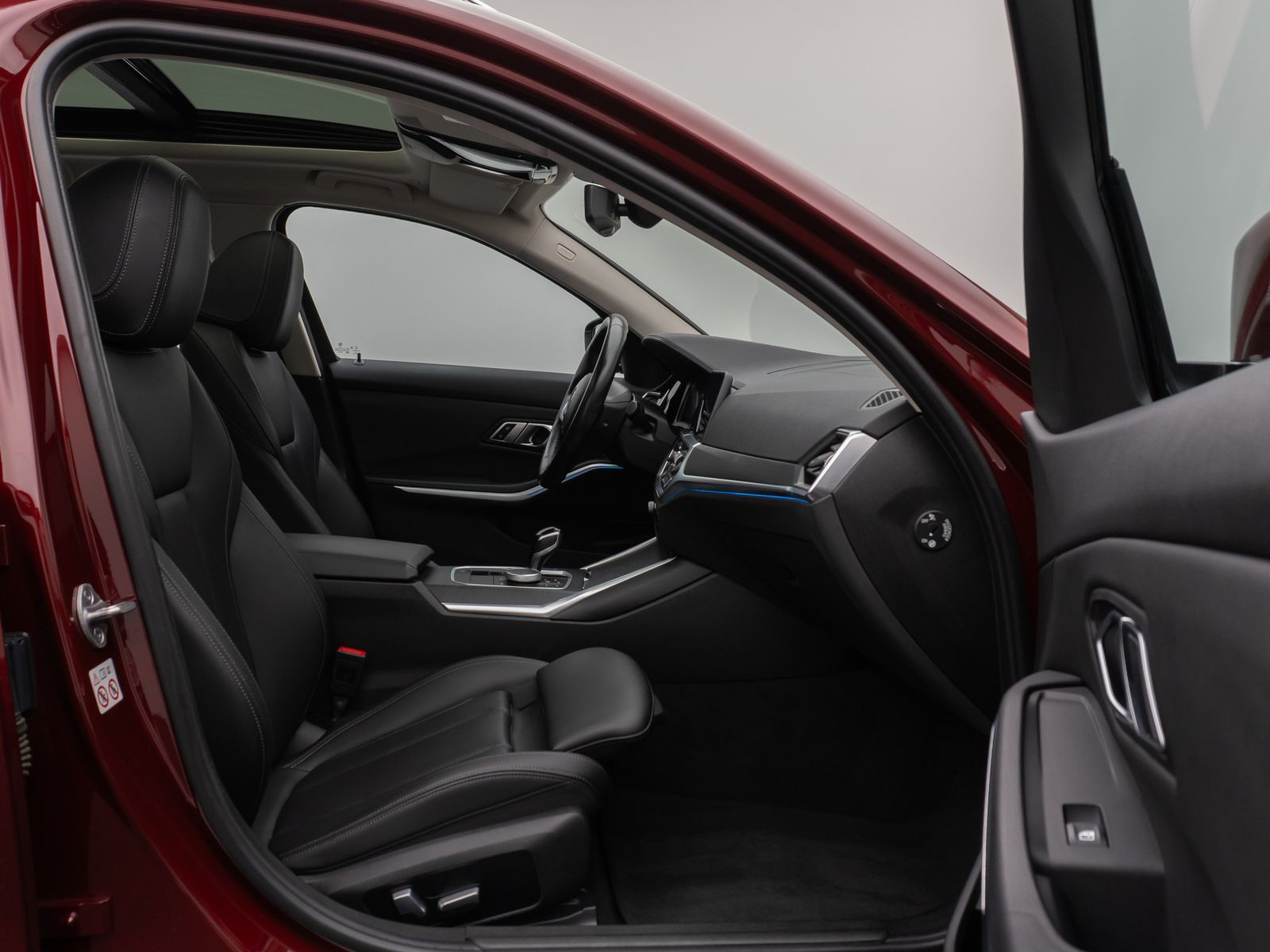 Fahrzeugabbildung BMW 320e Luxury Line Panorama Kamera DAB AHK Alarm