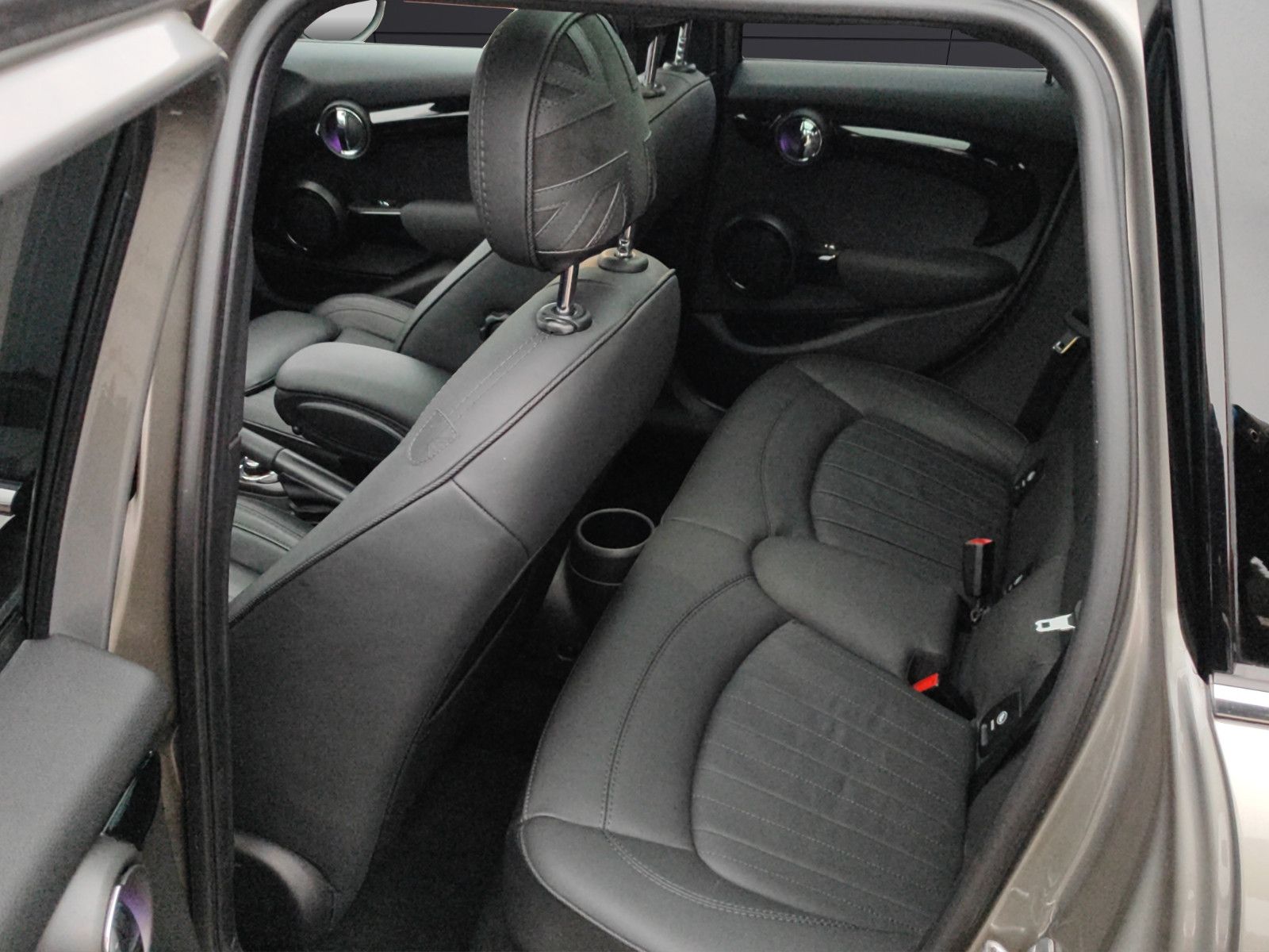 Fahrzeugabbildung MINI Cooper S*Ambiente*Pano*Kamera*LED*Navi*