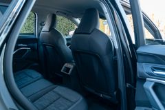 AUDI Q5 2.0 TDI quattro/ S LINE/ BUSINESS/ AHK/ 21" AUDI Q5 2.0 TDI quattro/ S LINE/ BUSINESS/ AHK/ 21"