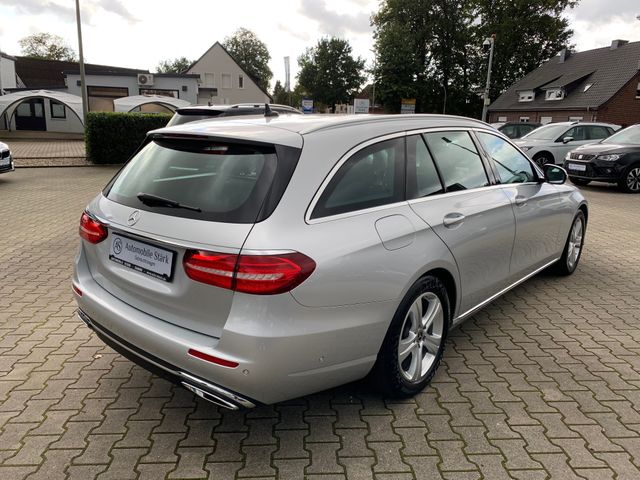 Fahrzeugabbildung Mercedes-Benz E 220  Td Avantgarde+LED+Comand+Spur+Kamera+AHK