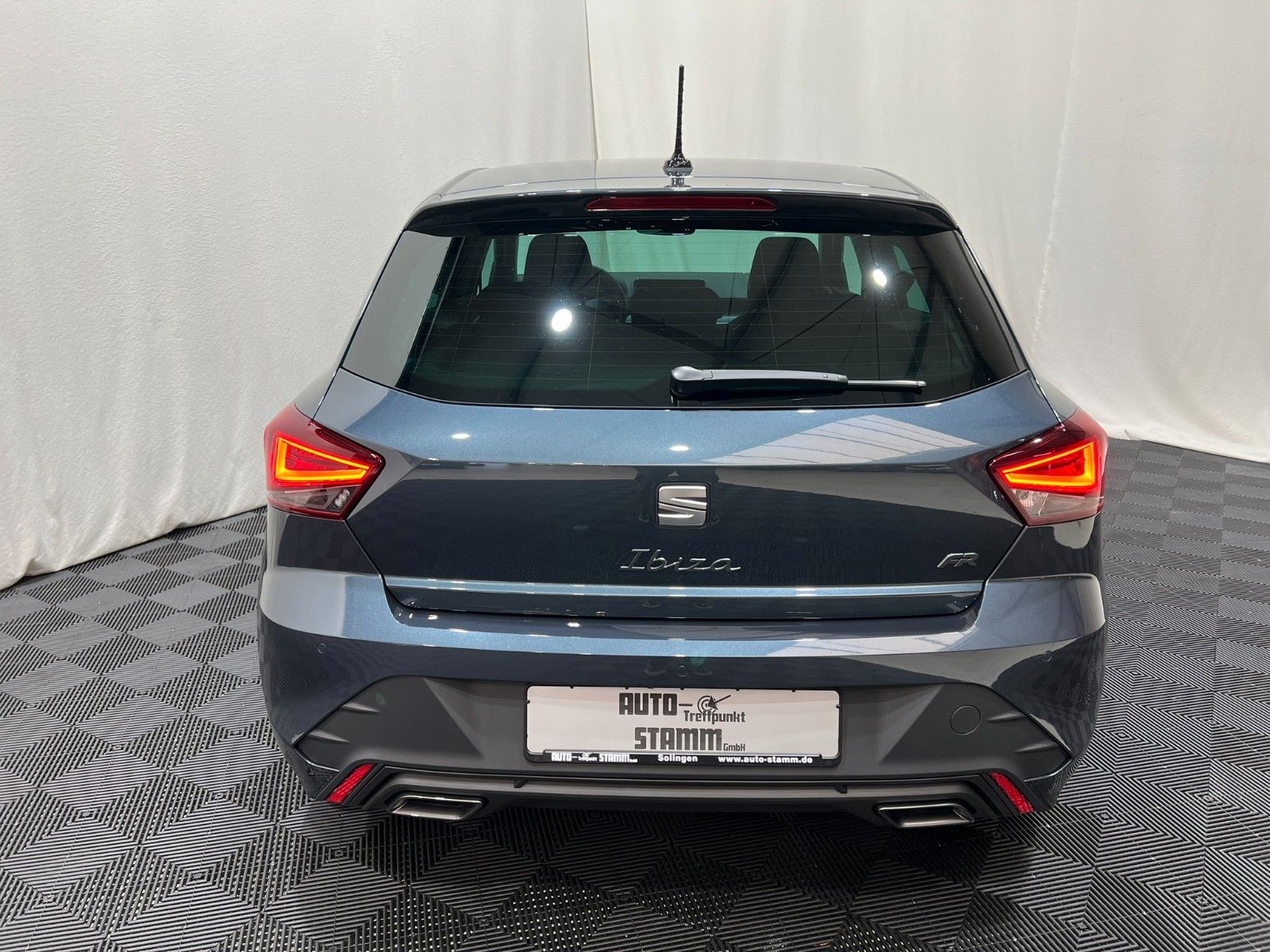 Fahrzeugabbildung SEAT Ibiza 1.0 TSI 85kW FR DSG 18"ALU