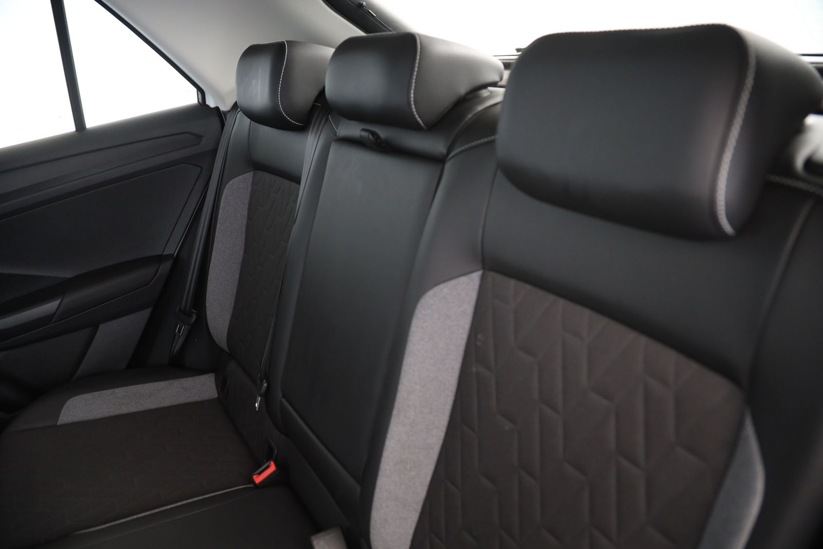 Volkswagen T-Roc - Bild 13