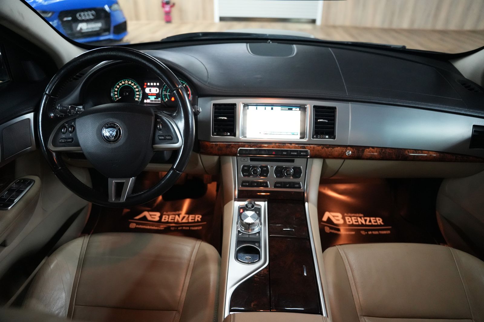 Fahrzeugabbildung Jaguar XF 2.2 Diesel *Automatik*Kamera*Leder*Navi