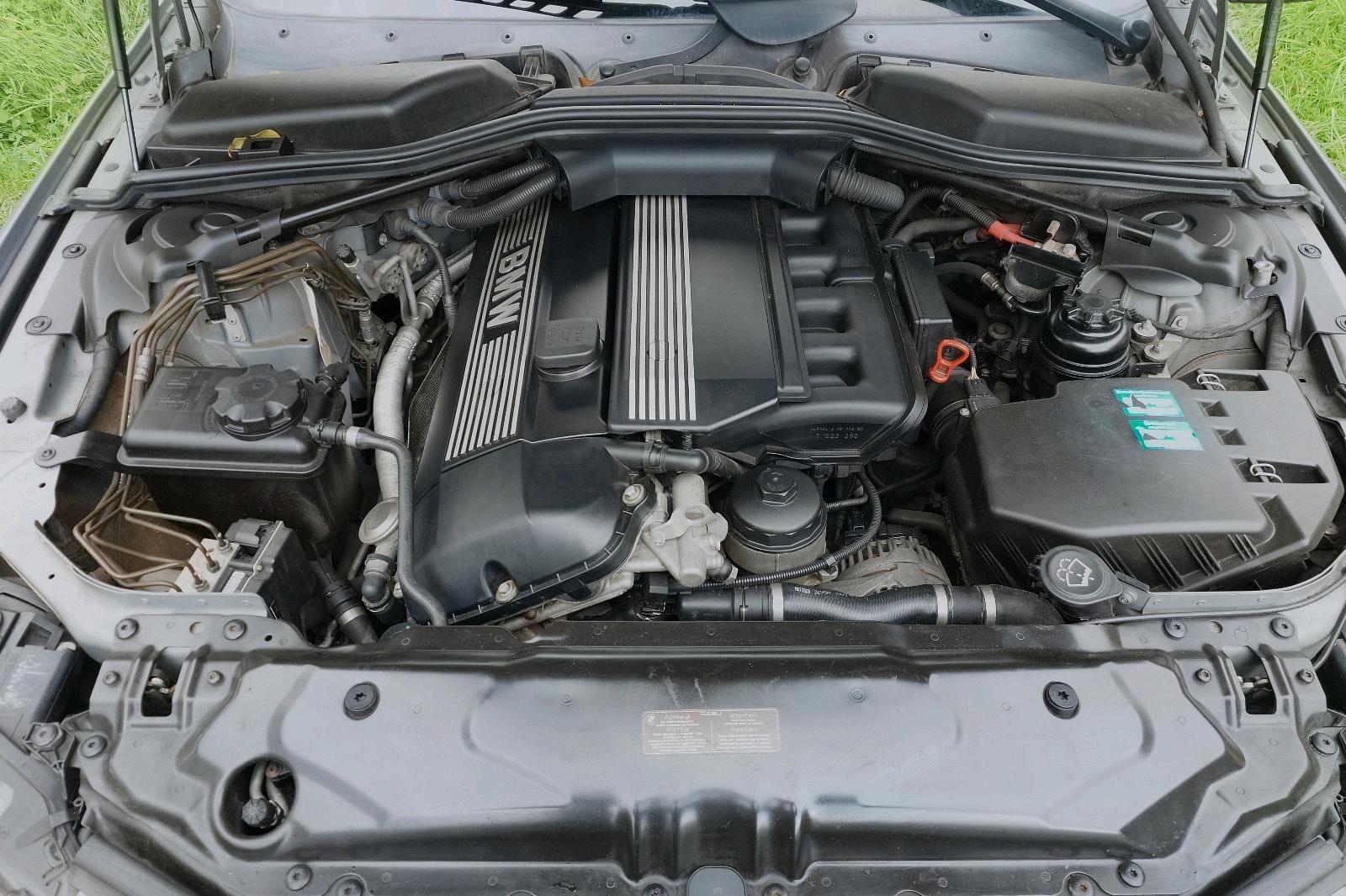 BMW 525 2004 — photo 11