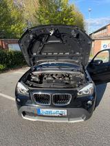 BMW X1 sDrive18i - Automatik  - BMW X-Reihe aus 2011