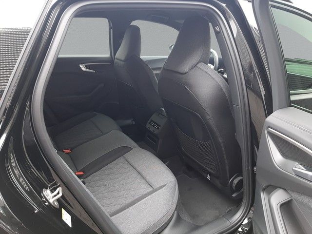 Fahrzeugabbildung Audi A5 Avant e-hybrid S line quattro AHK Matrix