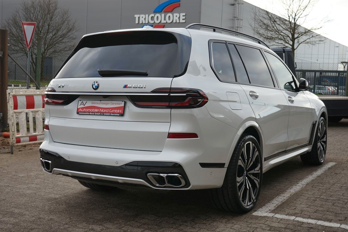 Fahrzeugabbildung BMW X7 M60i*B&W*Pano Sky*23 Zoll Felgen*7 Sitzer