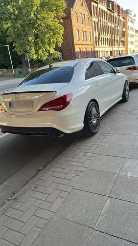 MERCEDES-BENZ Mercedes CLA 220D AMG LINE
