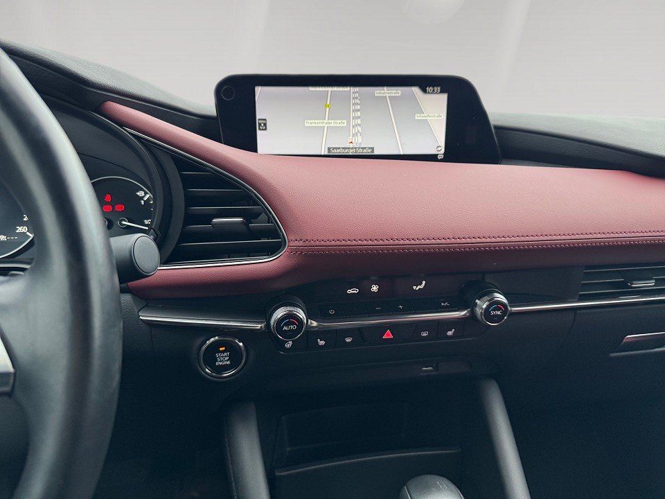 Fahrzeugabbildung Mazda 3 X 2.0i 186PS AWD A/T SELECTION DES-P PRE-P LED