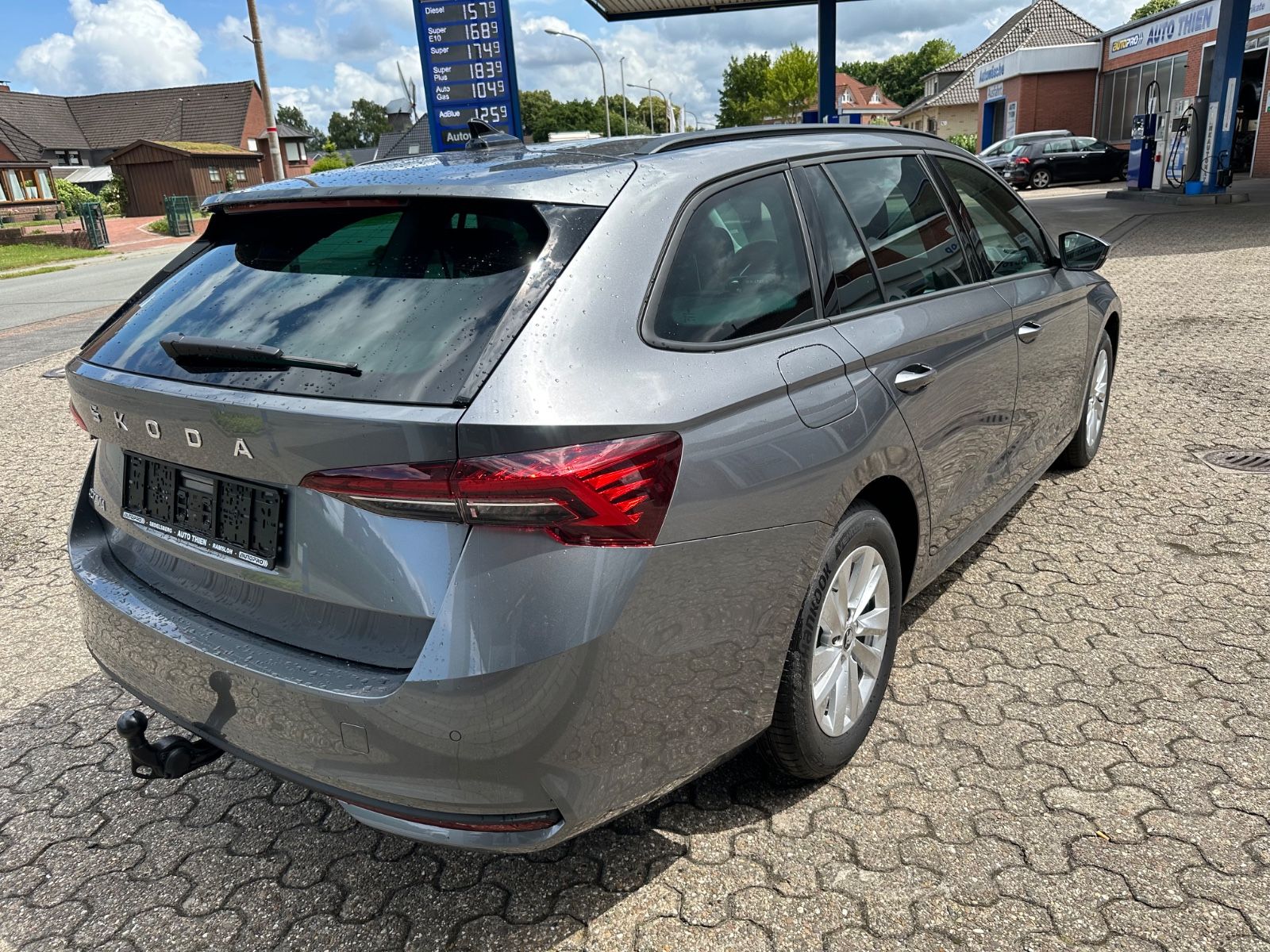 Fahrzeugabbildung SKODA Octavia Combi 1.5 TSI Selection DSG ACC/AHK/LED