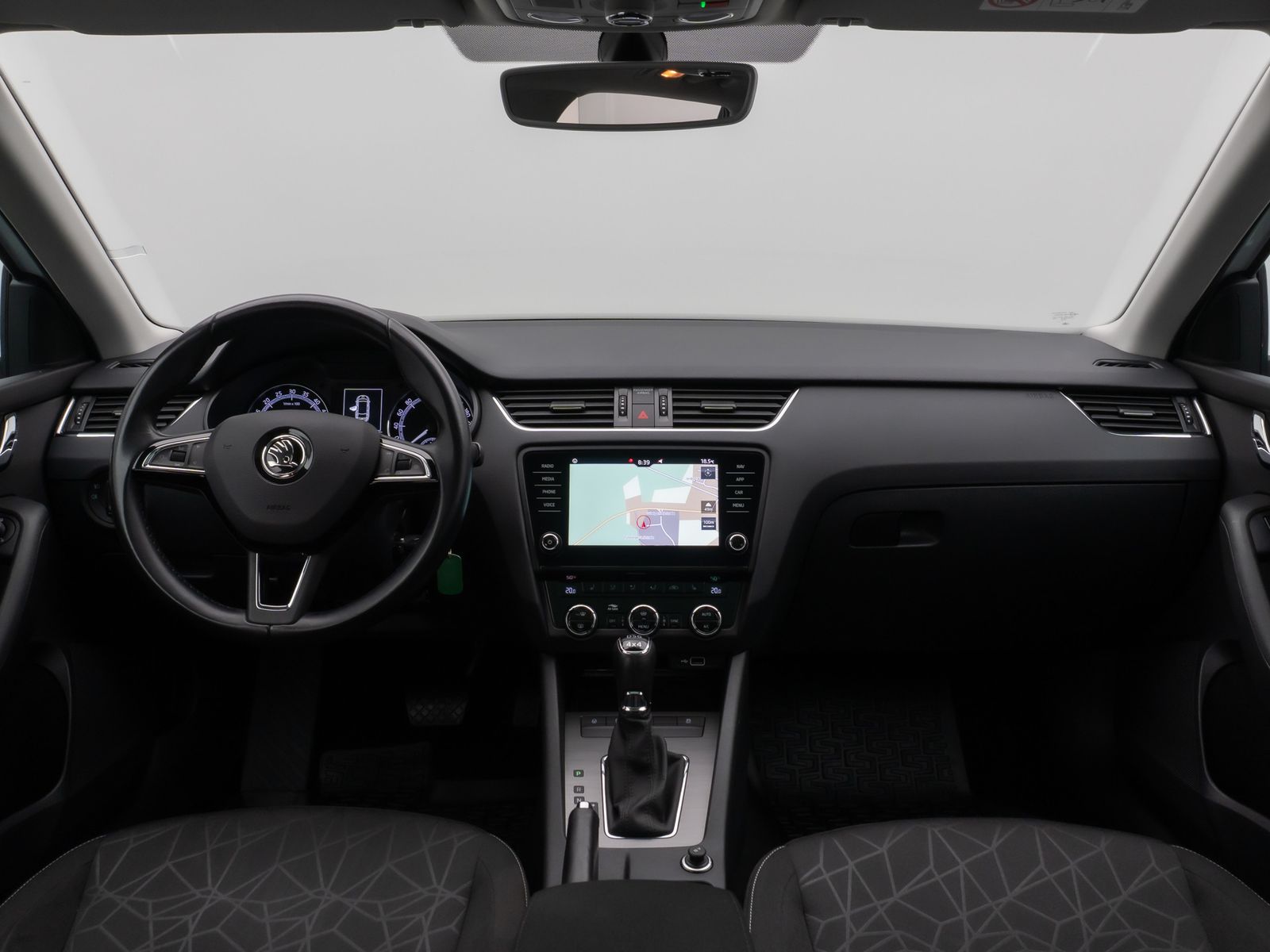 Fahrzeugabbildung SKODA Octavia Combi Clever 4x4 Aut. Panorama AHK 8Fach