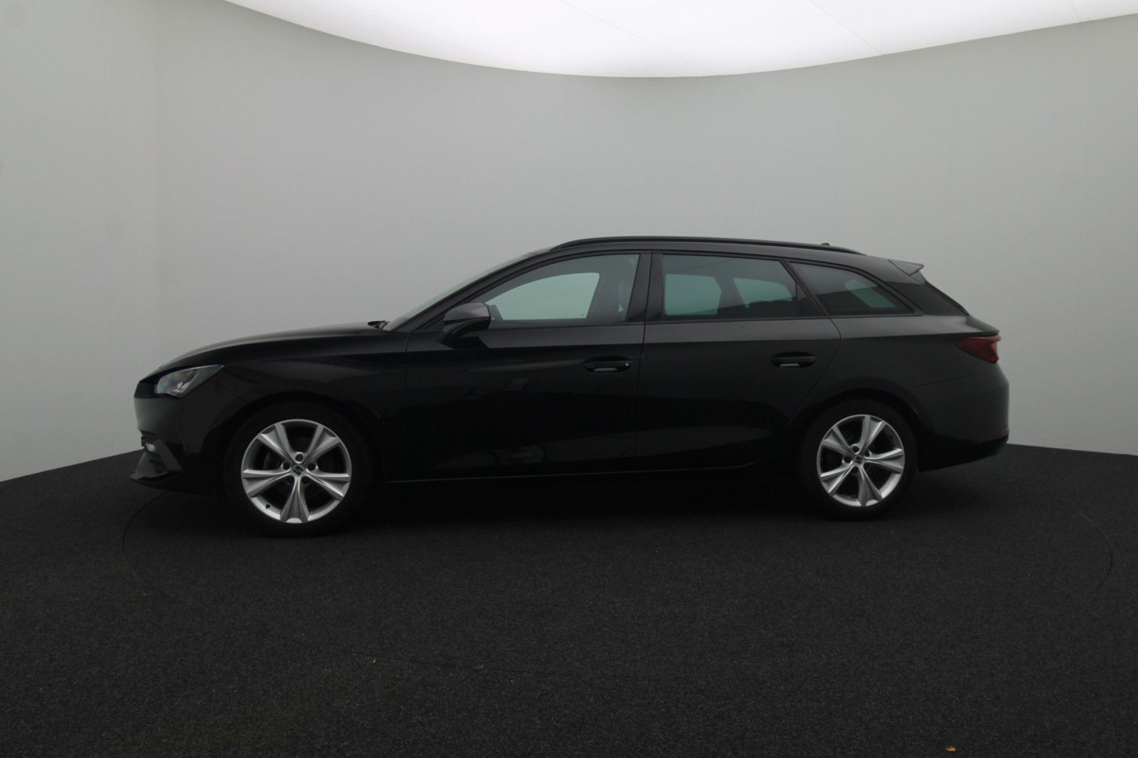 Fahrzeugabbildung SEAT Leon Sportstourer 1.5 FR