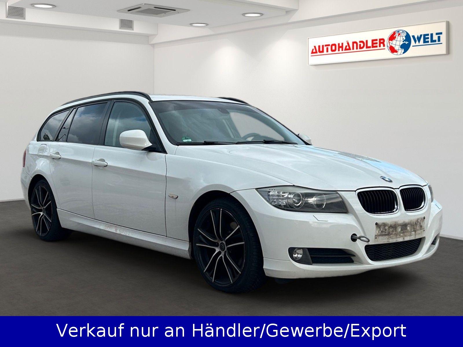 BMW 320 2011 — interior