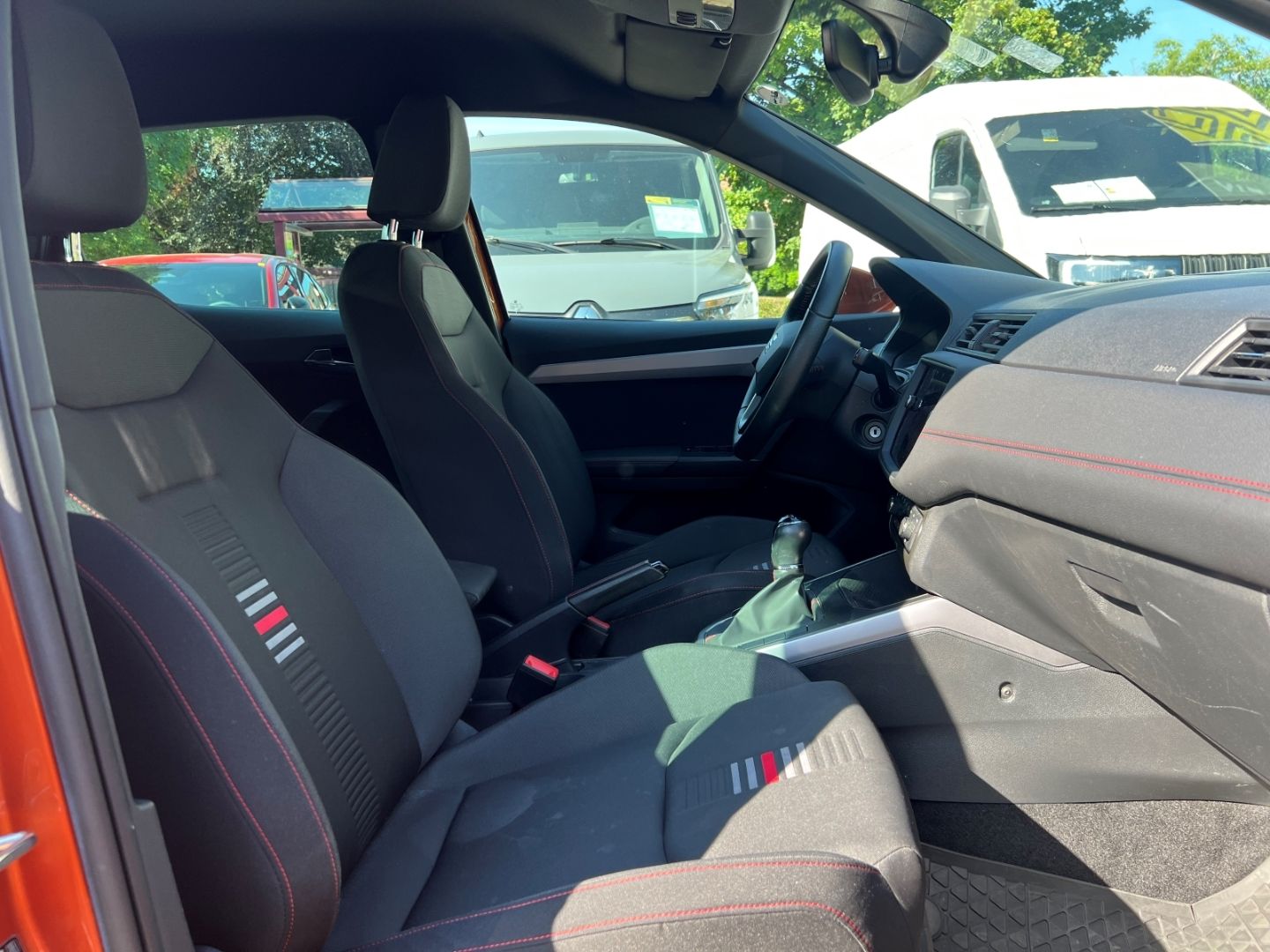 Fahrzeugabbildung SEAT Arona FR Navi Digitales Cockpit LED Sperrdiff. A