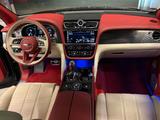 Bentley BENTAYGA AZURE DUO TONE MULLINER 4-SEATS FULLY - schwarze Bentley Bentayga