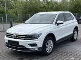 Volkswagen Tiguan Highline 4Motion DSG*LED*NAV*SHZ*ACC*CAM - Volkswagen Tiguan: Standheizung