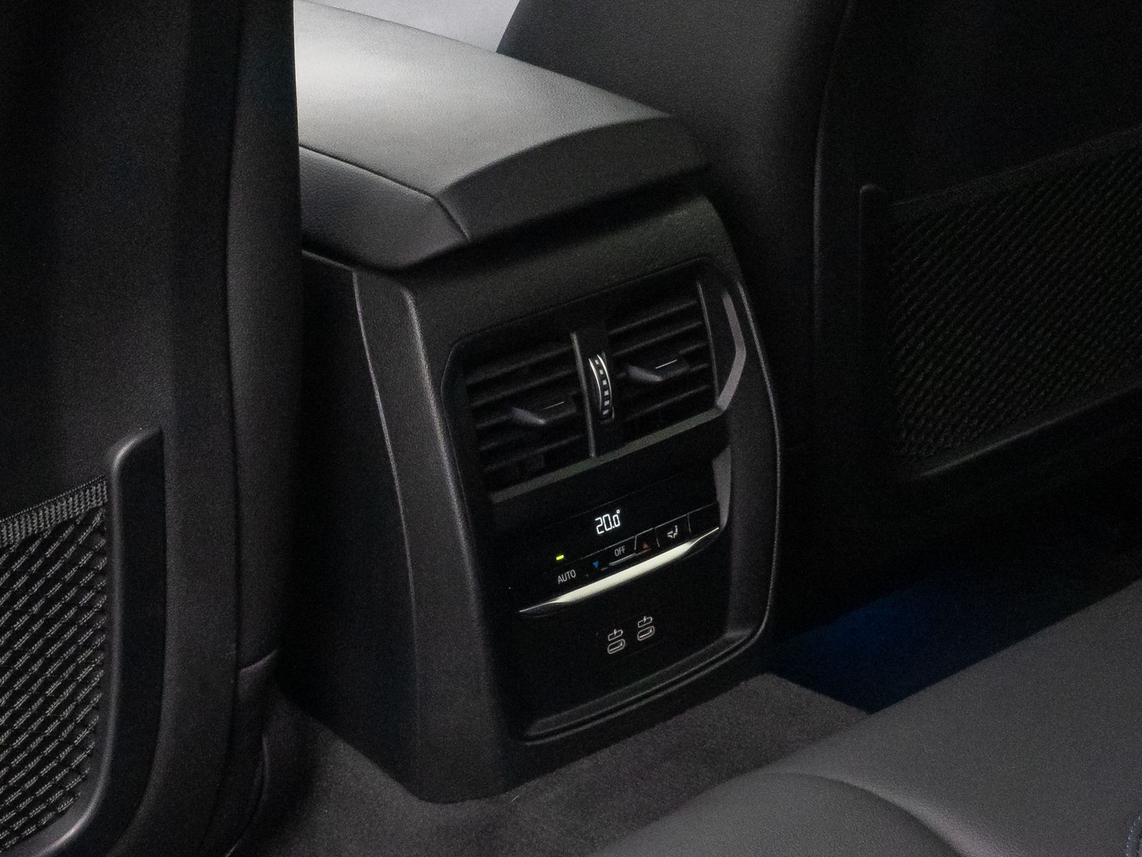 Fahrzeugabbildung BMW 330e M Sport HUD Kamera HiFi DAB Komfort Alarm