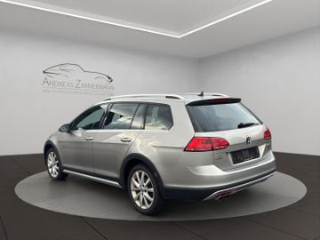 Volkswagen Golf - 6
