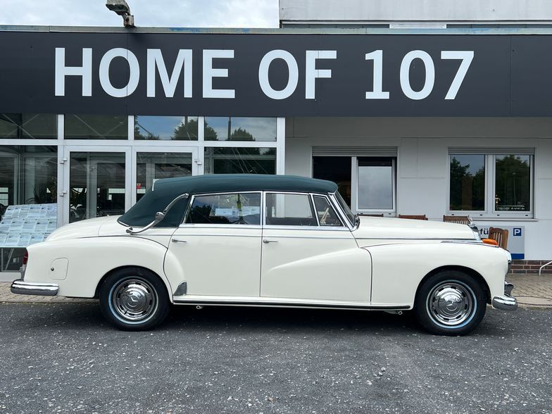 Mercedes-Benz 300