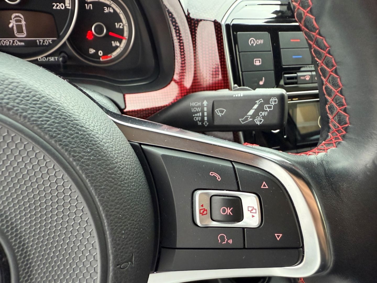 VW up! GTi 1.0 TSI OPF DAB Sound GRA PDC SHzg 8 fac - Image 17