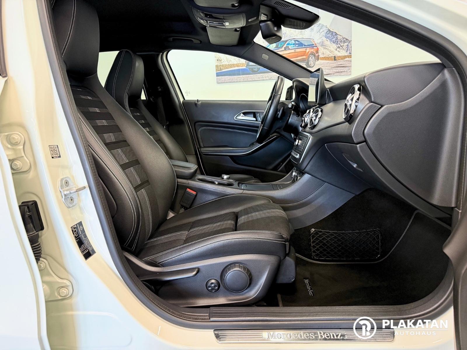 Mercedes-Benz GLA 200 AMG Night Packet Panorama Memory