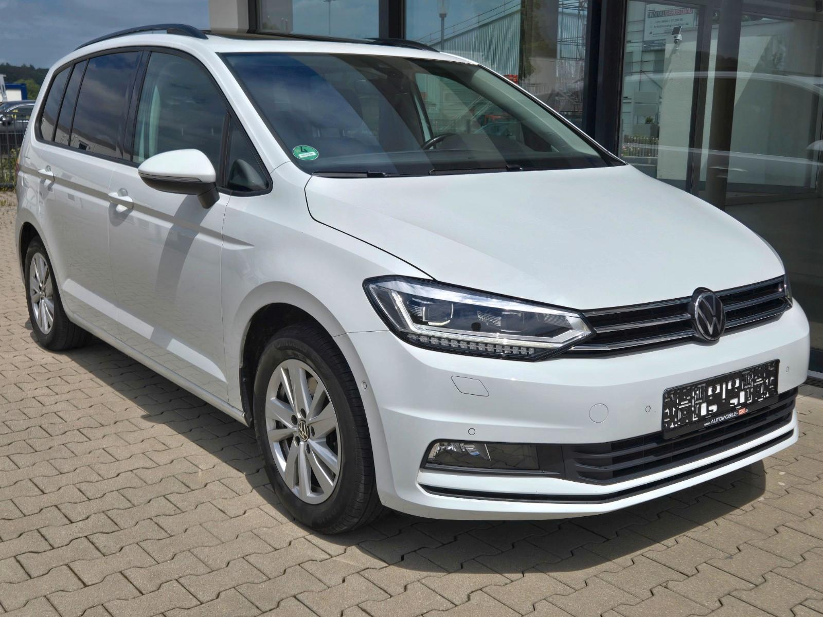 Volkswagen Touran 2.0TDI Panorama|7-Sitzer|Keyless|Standhei