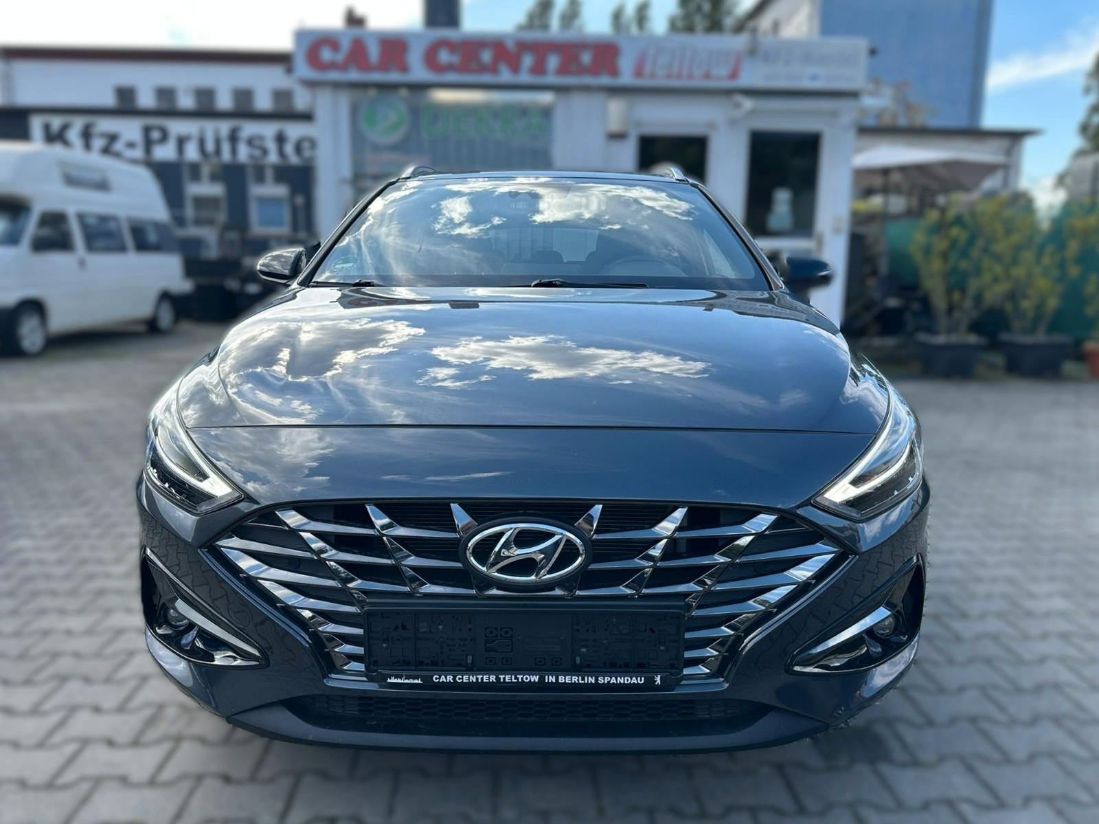 Hyundai i30 cw Connect & Go AHK
