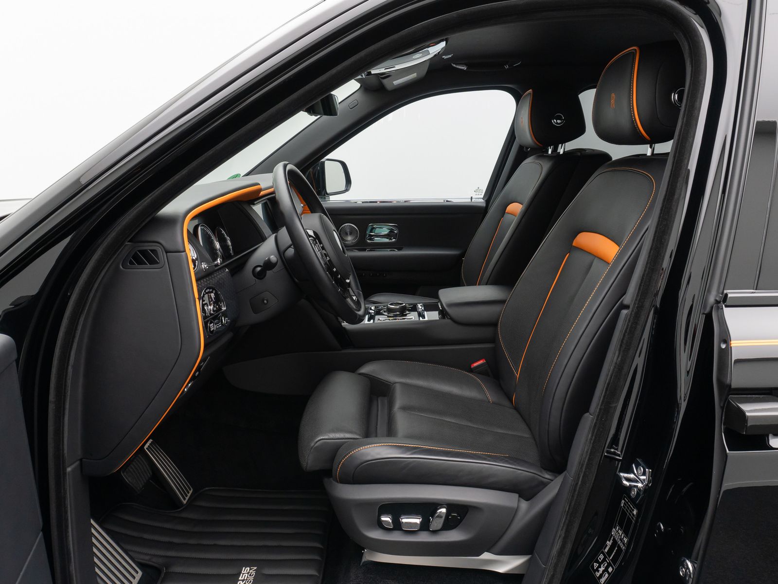 Fahrzeugabbildung Rolls-Royce Cullinan Black Badge Night Vision Novitec VOLL
