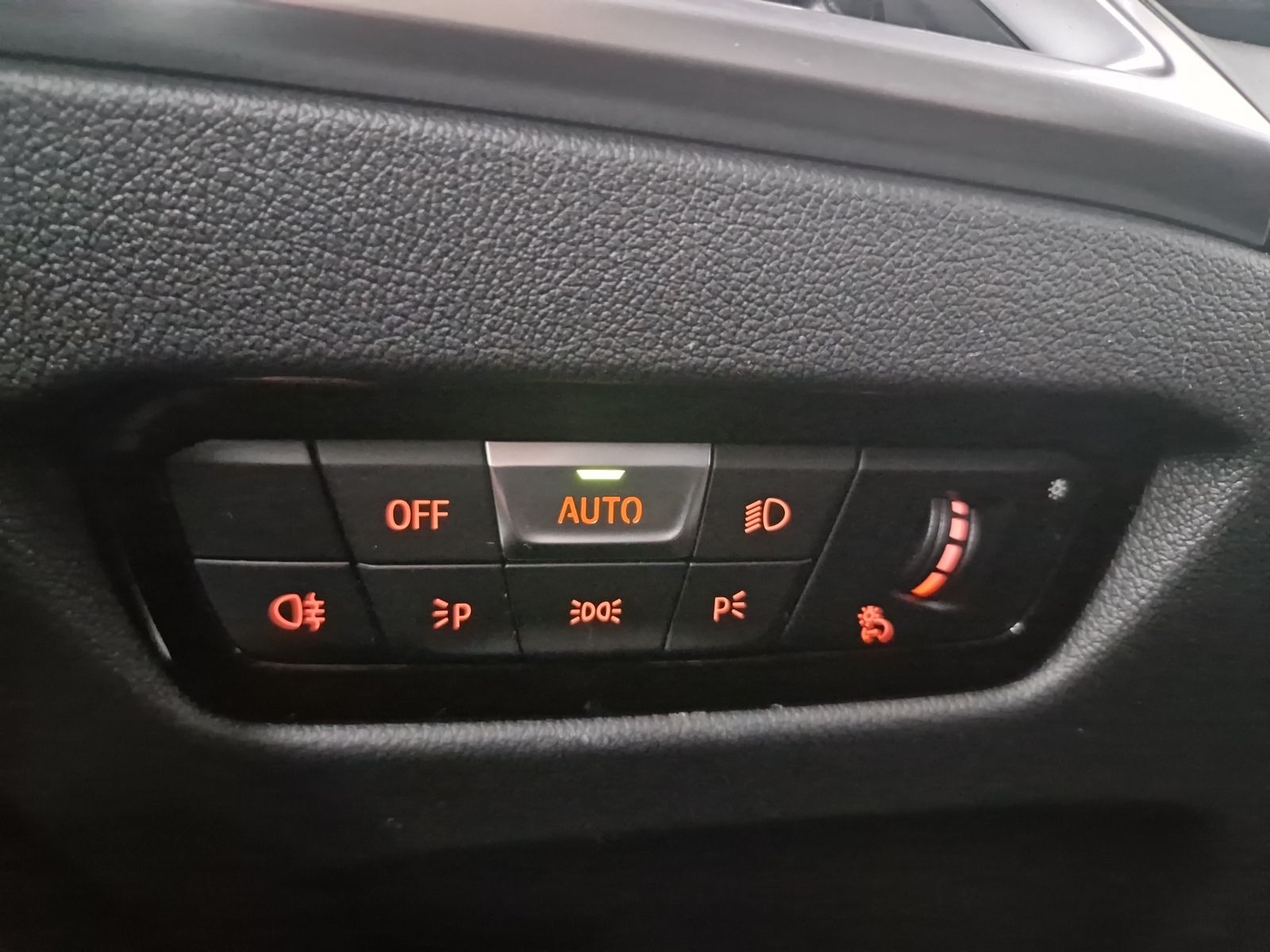 BMW 318 i Touring Navi LED SHZ Allwetter – Bild 31