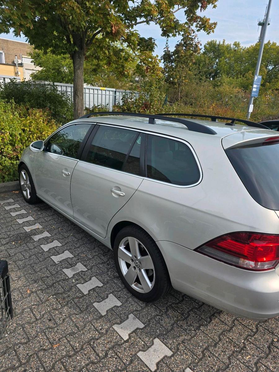 Volkswagen Golf 2011 — engine 160 HP (118kW)