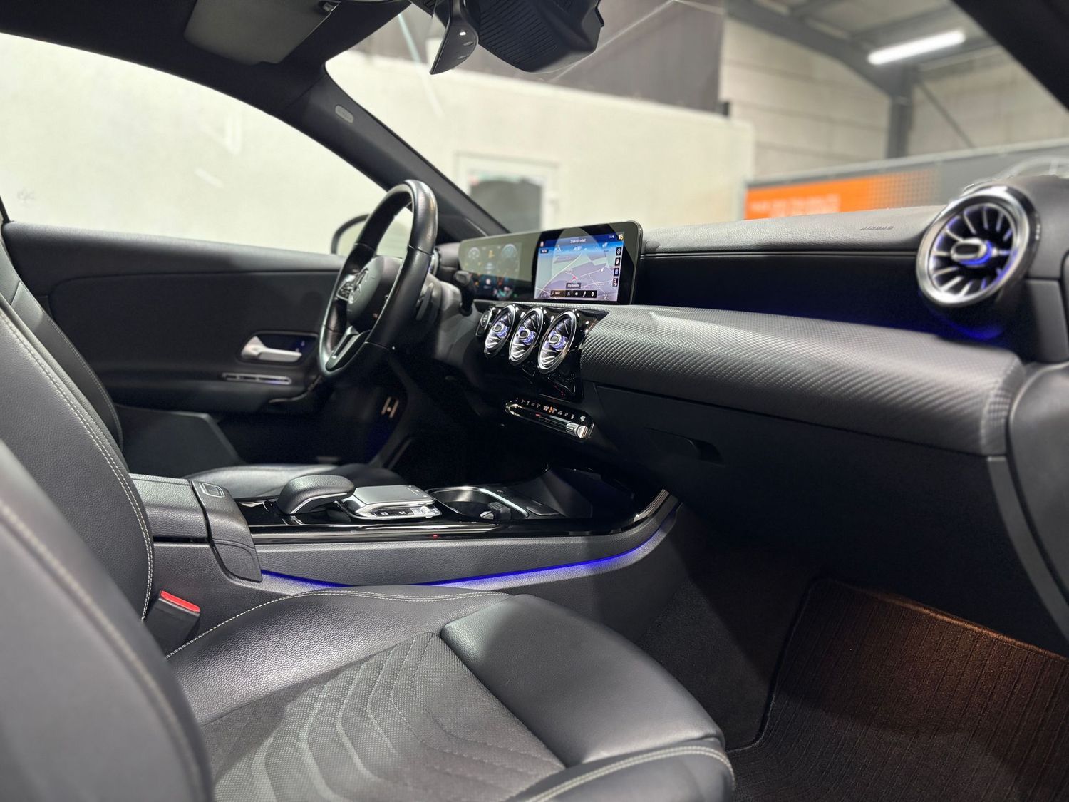 Fahrzeugabbildung Mercedes-Benz A 250 e Style Limousine AMG Felge#LED#Distr#MBUX