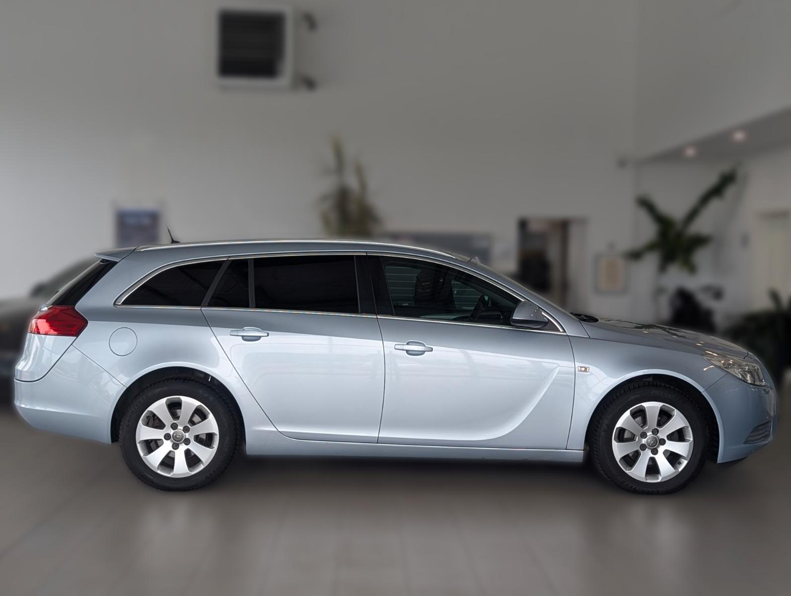 Opel Insignia 2013 — photo 17