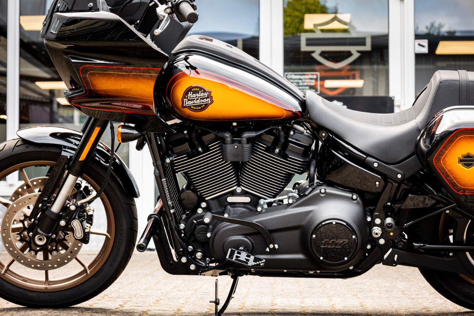 Fahrzeugabbildung Harley-Davidson FXLRST Low Rider ST 117 HeinzBikes Clubstyle SE