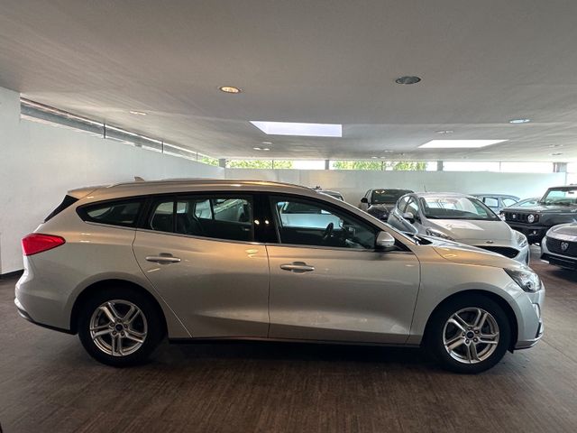 Fahrzeugabbildung Ford Focus Turnier Cool & Connect*RFK*SHZ*SPURH.*1.HD
