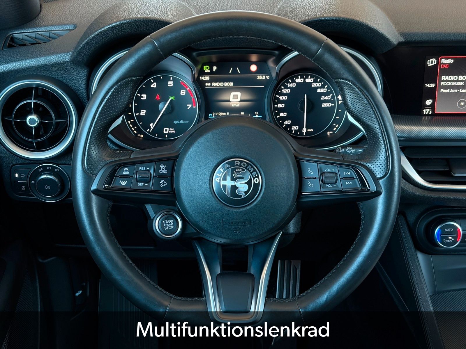 Fahrzeugabbildung Alfa Romeo Stelvio Veloce 2.0 Turbo Q4 Memory Leder CAM ACC
