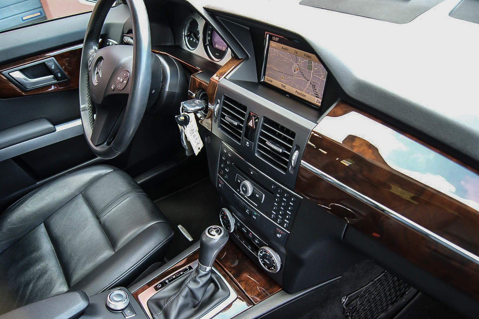 Fahrzeugabbildung Mercedes-Benz GLK 350 4-Matic PANORAMA COMAND 37.700km 1.HAND