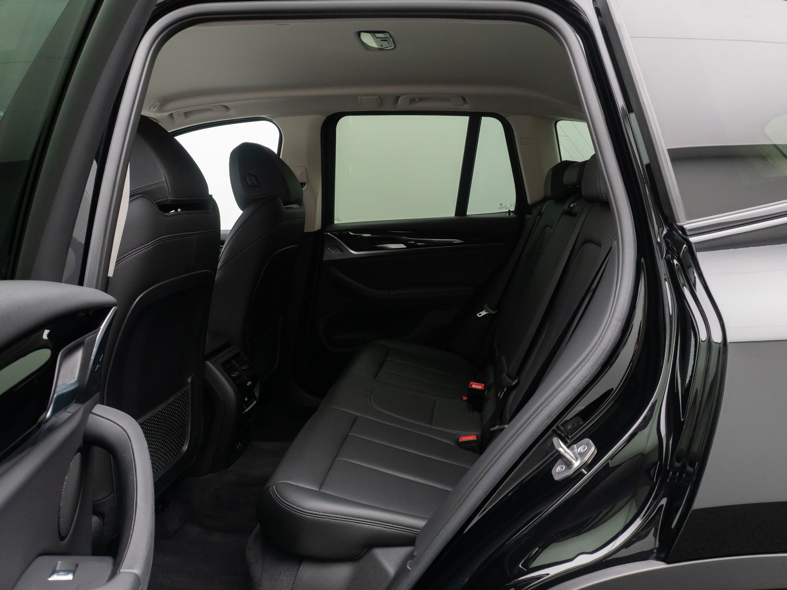 Fahrzeugabbildung BMW X3 xD20d Komfort Kamera HUD DAB Sport HiFi AHK