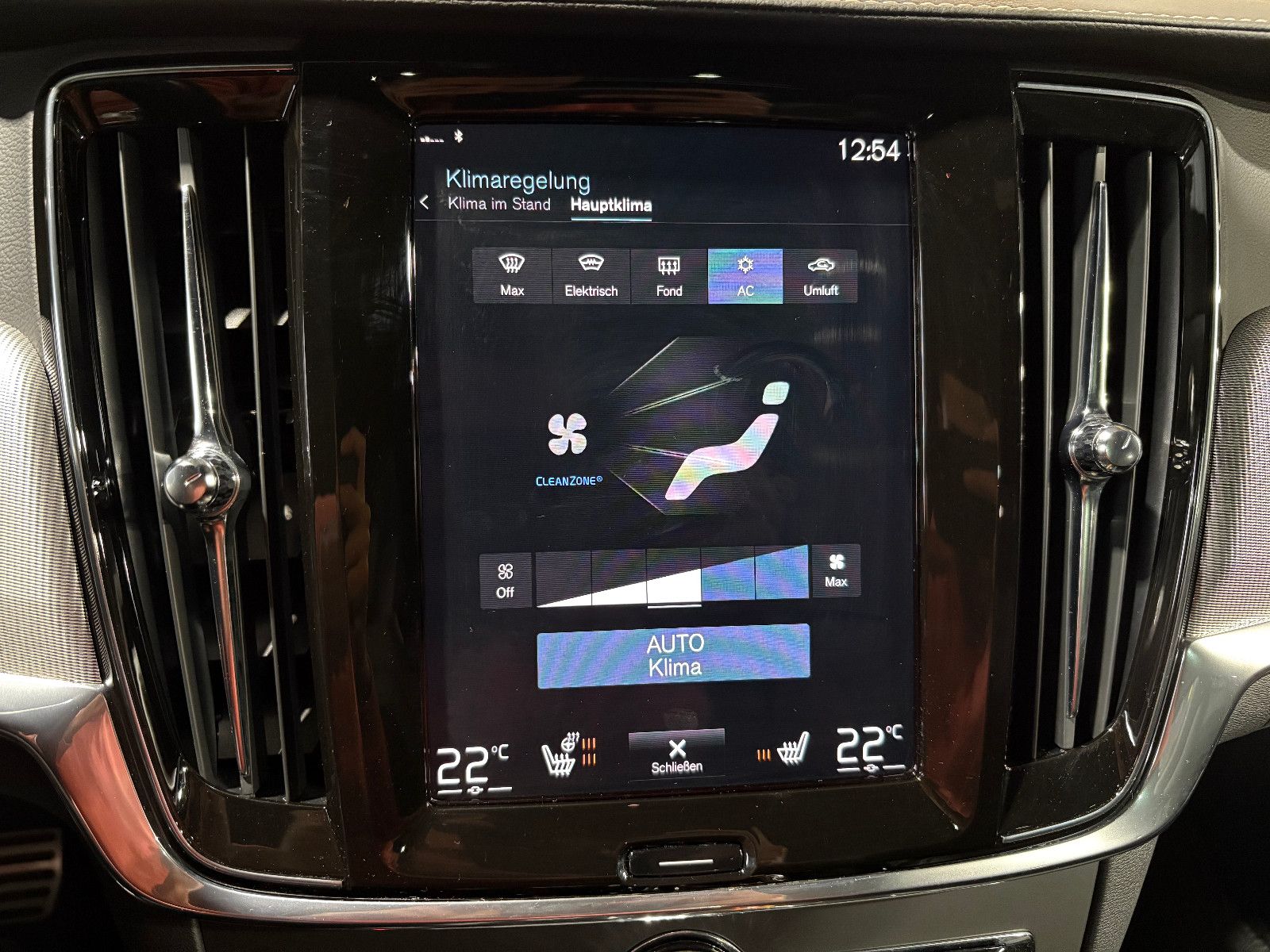 Fahrzeugabbildung Volvo V90 Kombi R Design Recharge Plug-In Hybrid AWD/