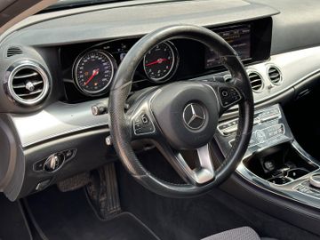 Mercedes E 220 - 12