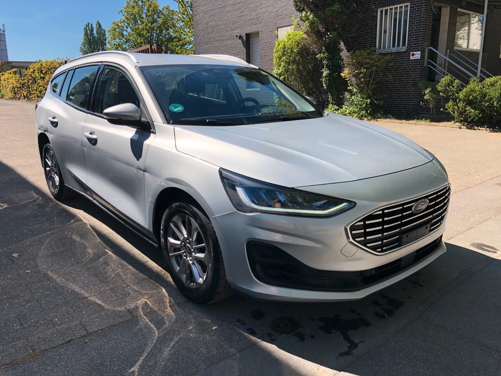 Ford Focus Turnier Titanium Aut. KAMERA NAVI LED