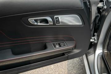 صورة 9 لـ 2013 Mercedes-BENZ SLS AMG