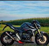 Suzuki GSR 750 - SUZUKI GSR