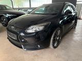 Ford Focus Turnier ST LEDER PDC - Ford Focus aus 2012: ST Turnier