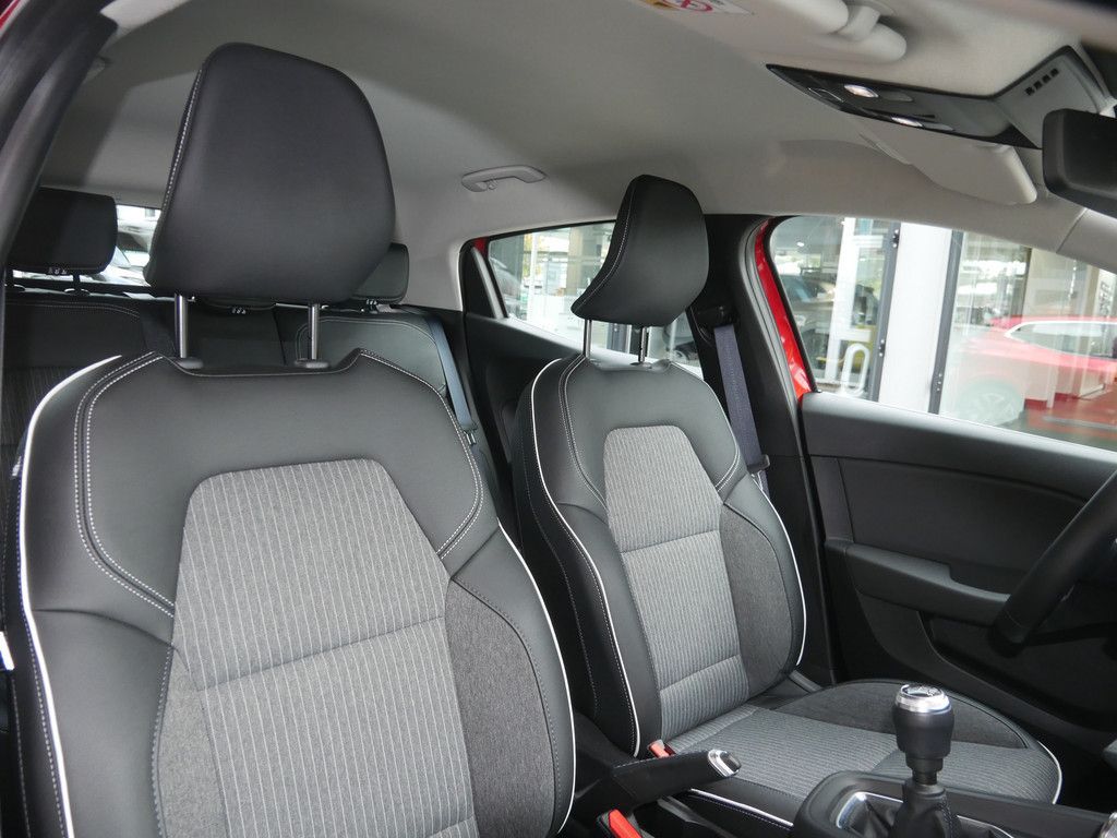 Fahrzeugabbildung Renault Clio INTENS TCe 90