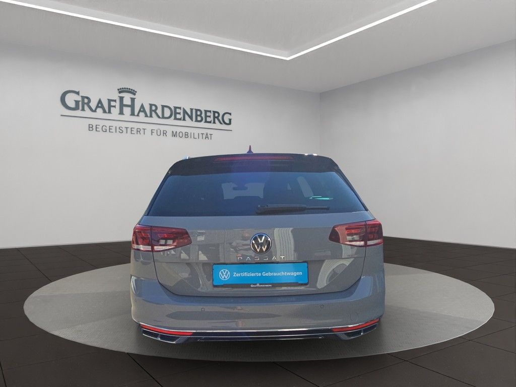 Volkswagen Passat Variant R-Line 2.0 TSI DSG AHK Navi foto 5