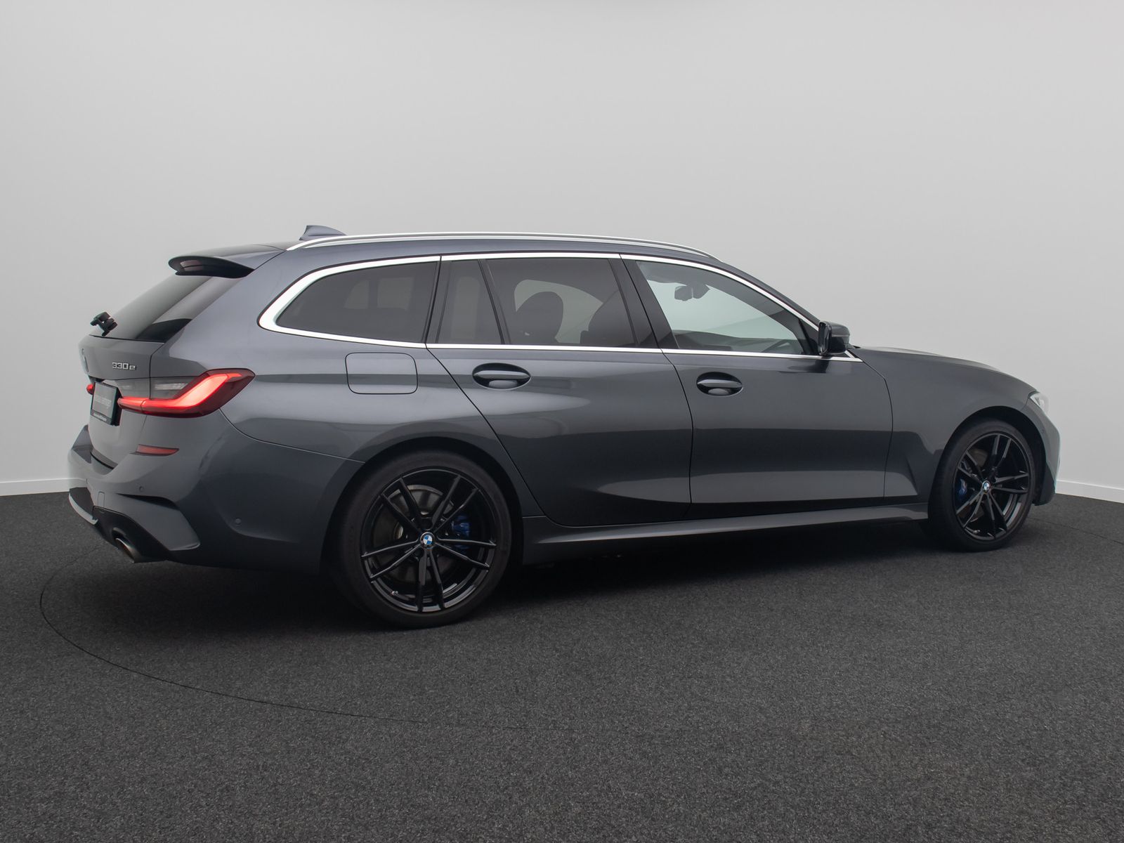 Fahrzeugabbildung BMW 330e xD M Sport Individual Kamera Laser HUD 19"