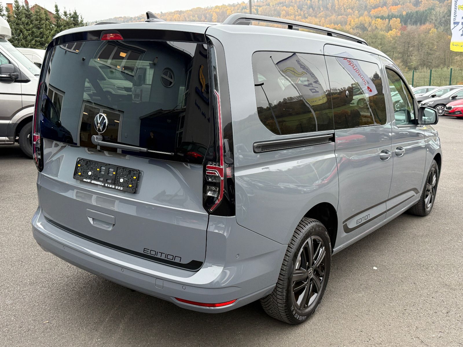 Fahrzeugabbildung Volkswagen Caddy Edition Maxi 7-Sitzer ACC AHK LED Pano Kam