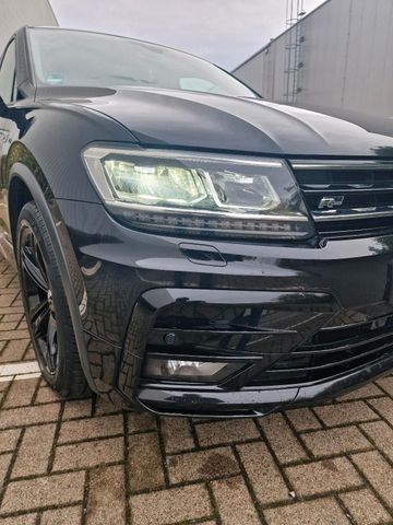 Volkswagen VW TIGUAN 2.0 TDI R-LINE DSG 8 FACH AHK 2....